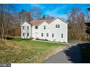 209 Veterans Drive - Photo 1