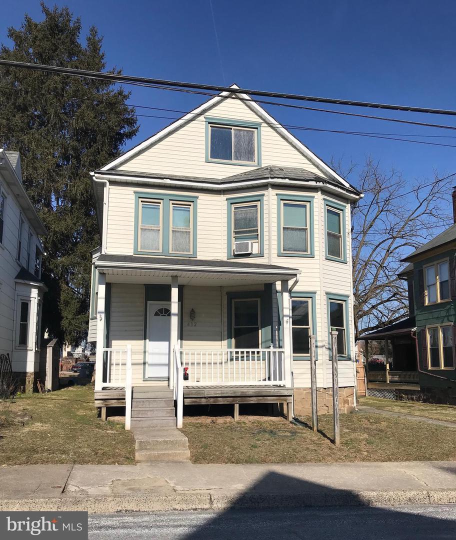 432 Queen Street - Photo 1