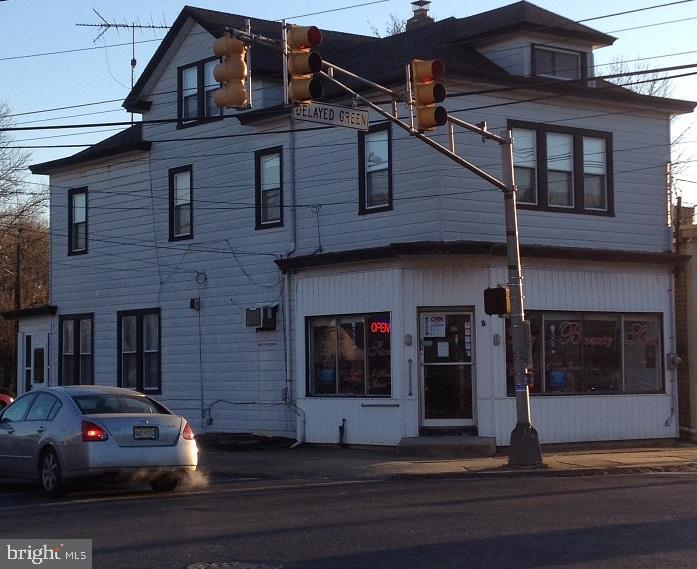 1681 Hamilton - Photo 1