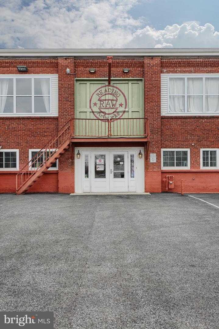 715 Clinton Street - Photo 1