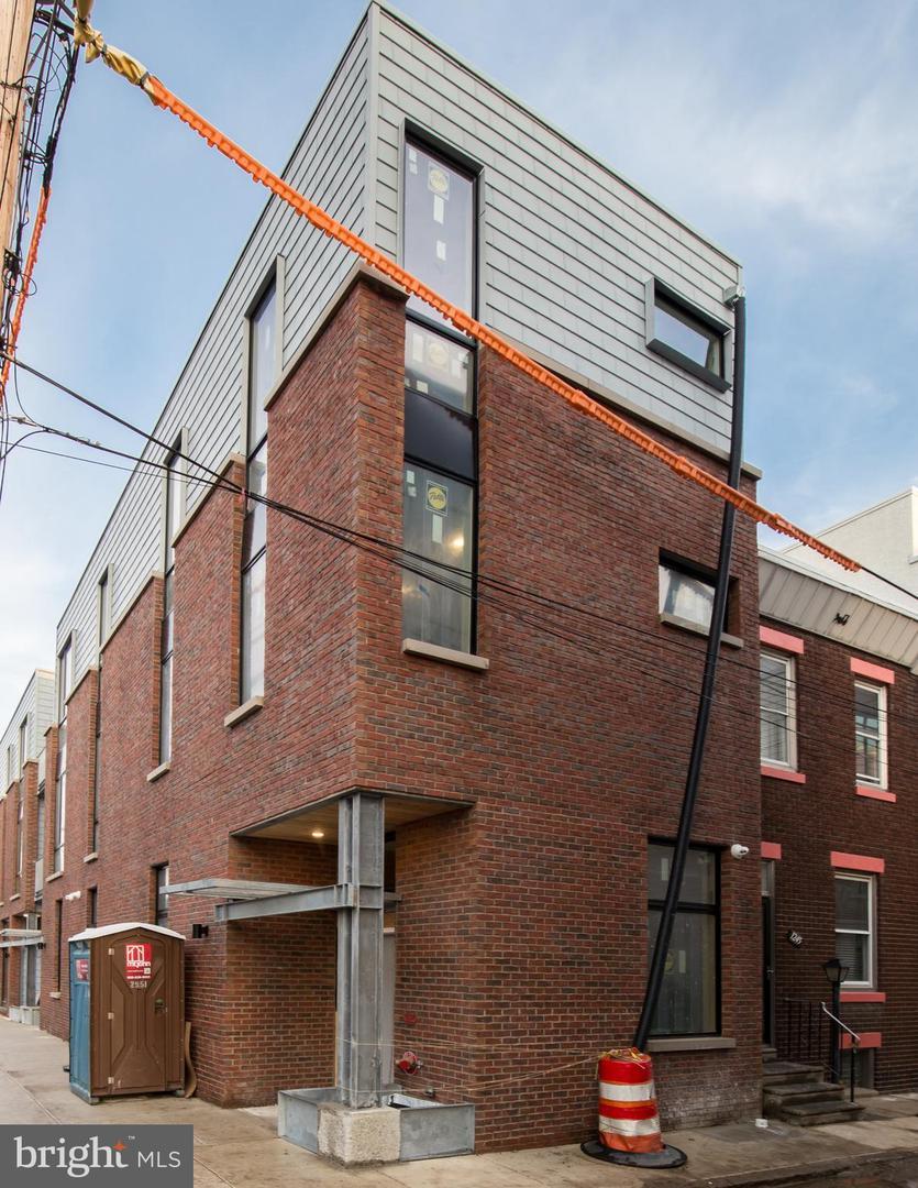 812-24 Thompson Street - Photo 1