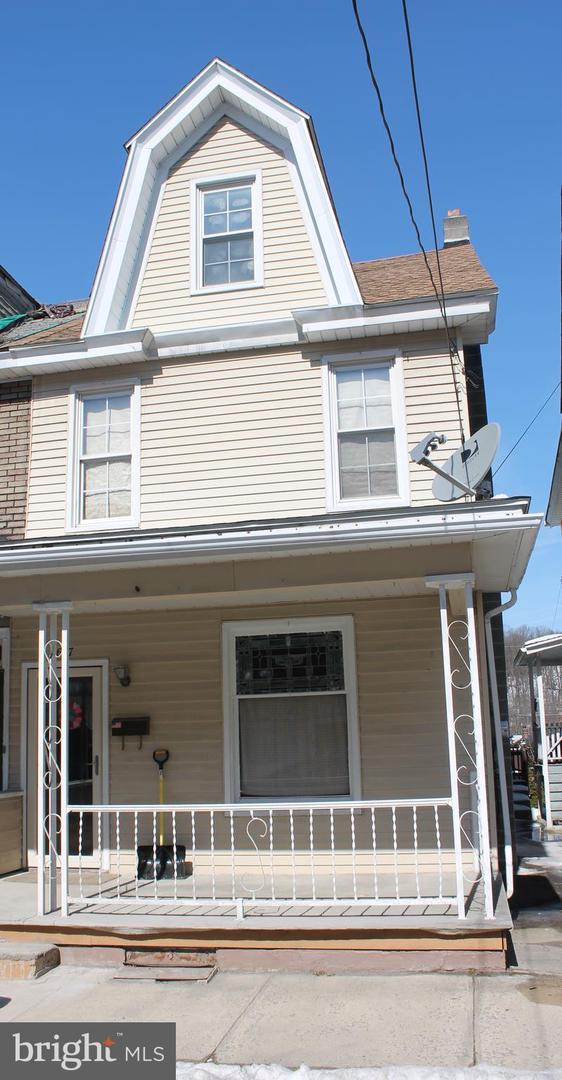 647 Arlington Street - Photo 1