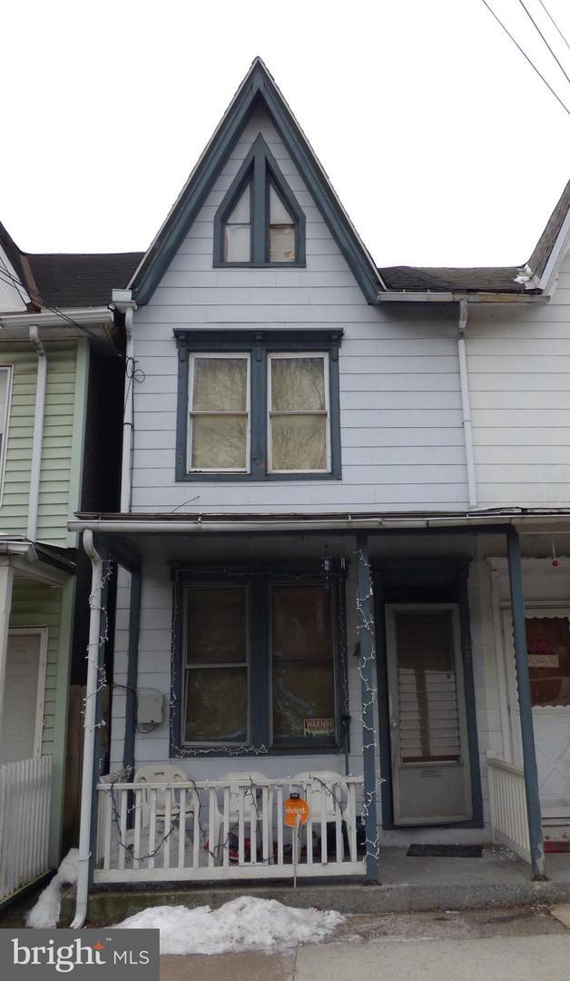722 2ND Street - Photo 1