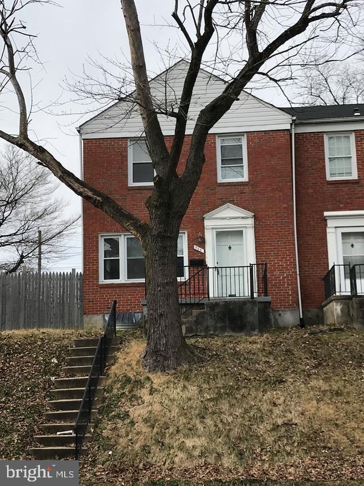 908 Fairmount Avenue - Photo 1
