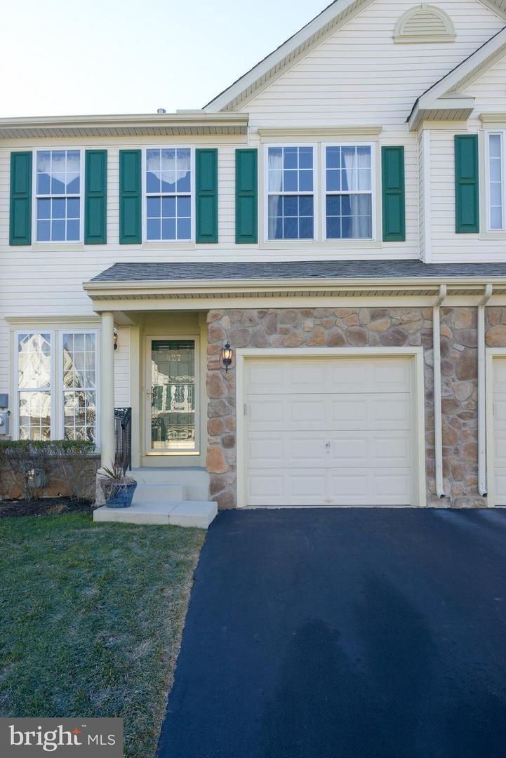 827 Geranium Drive - Photo 1