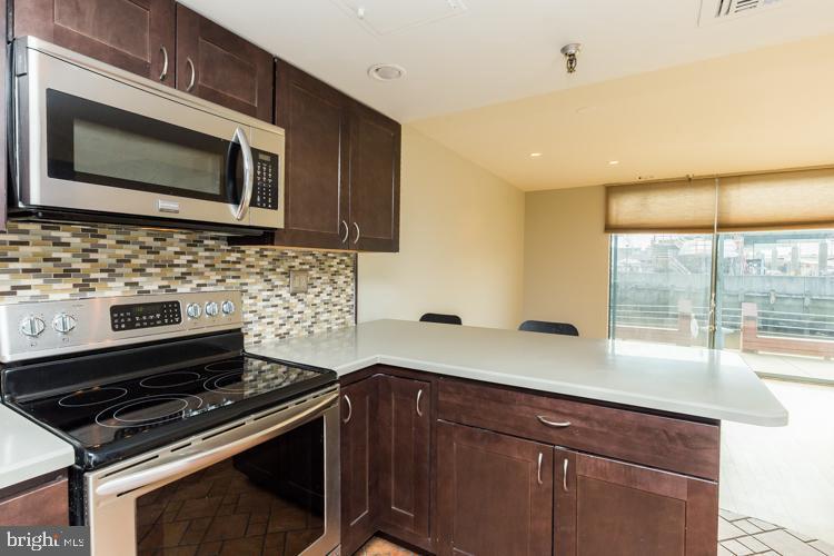 3 Columbus Boulevard - Photo 1
