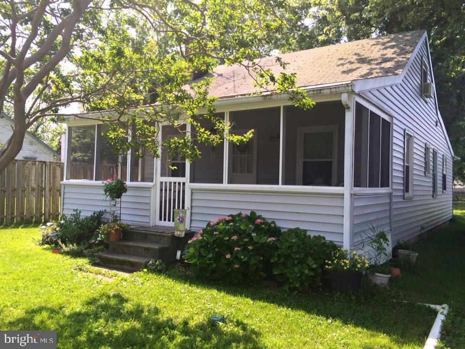 1403 Olive Street - Photo 1