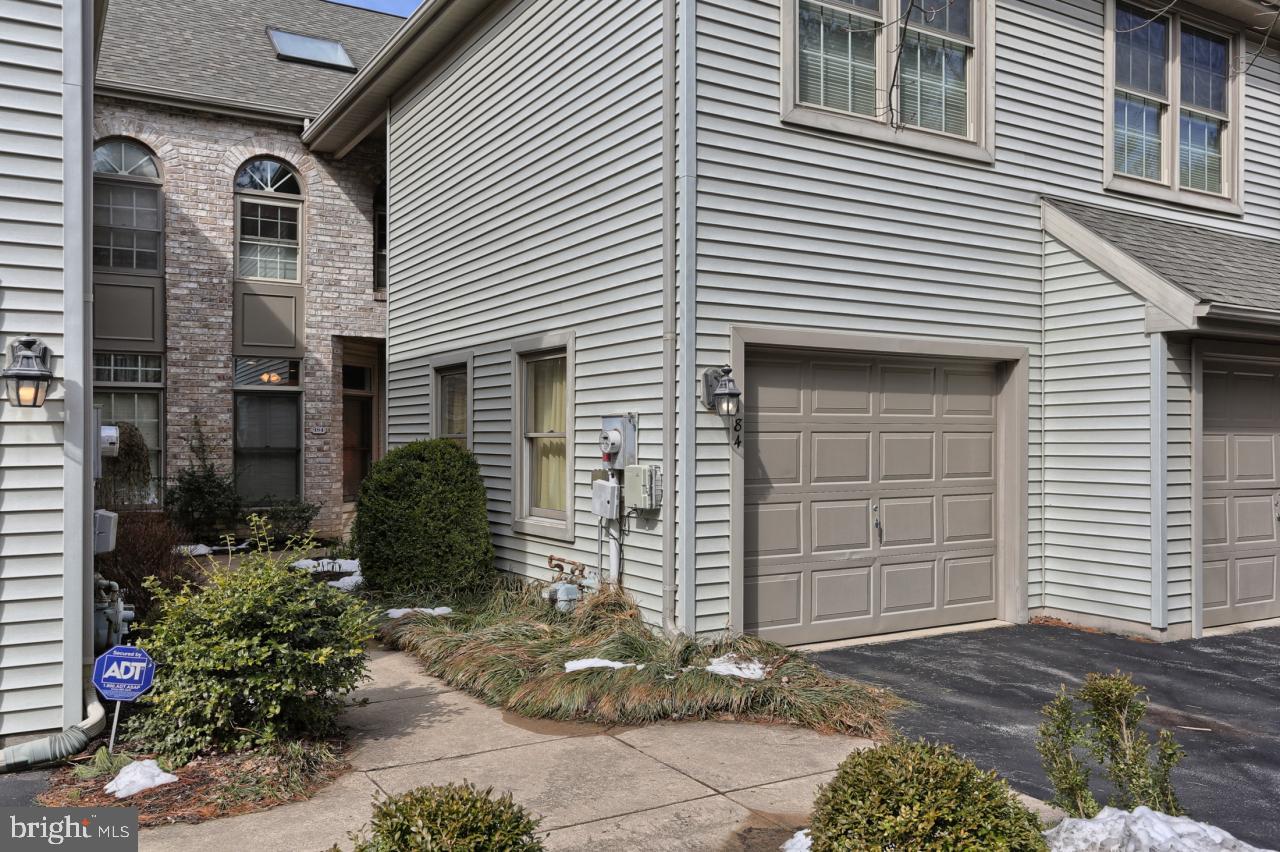 184 Crescent Drive - Photo 1