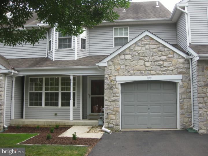 108 Thoroughbred Court - Photo 1