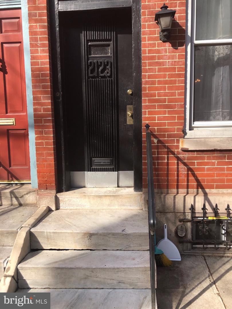 2123 Mount Vernon Street - Photo 1
