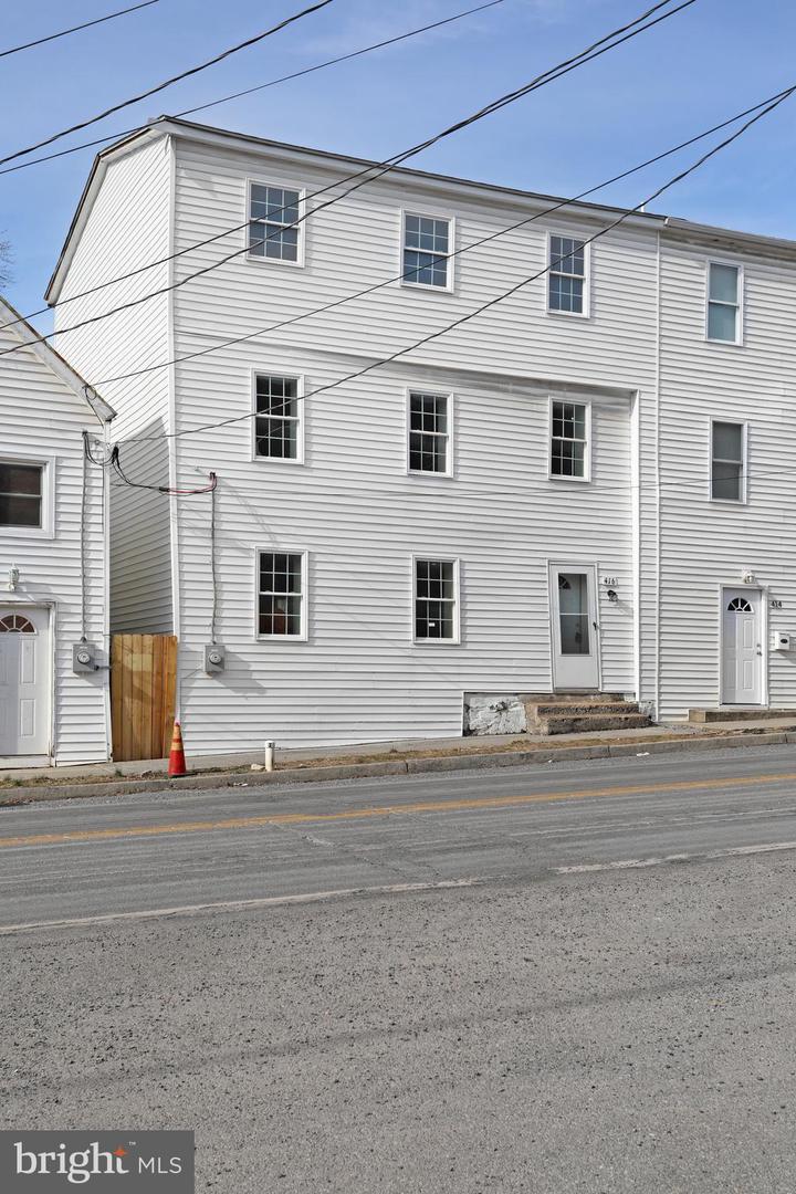 416 Washington Street - Photo 1
