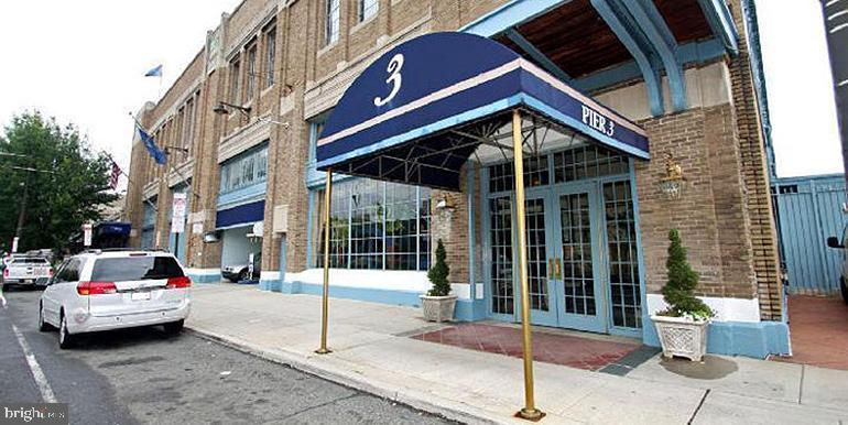 3 Columbus Boulevard - Photo 1