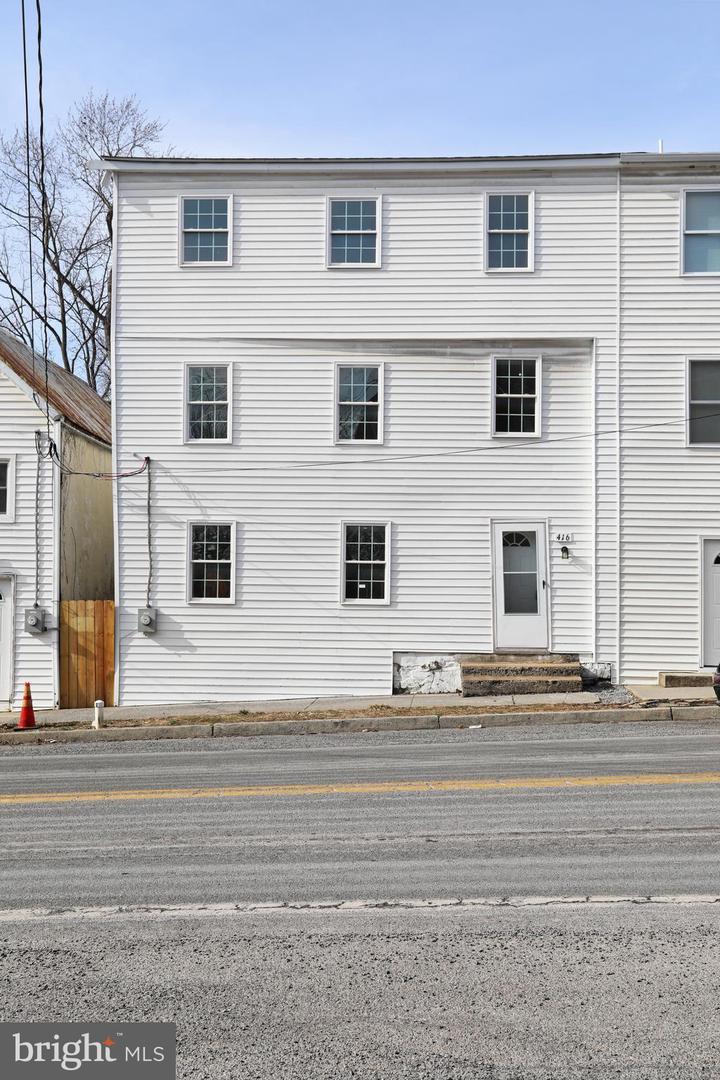 416 Washington Street - Photo 1