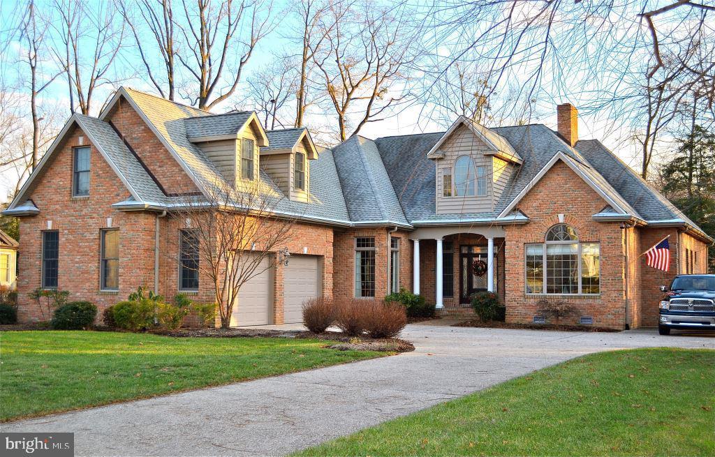 527 Brookfield Drive - Photo 1