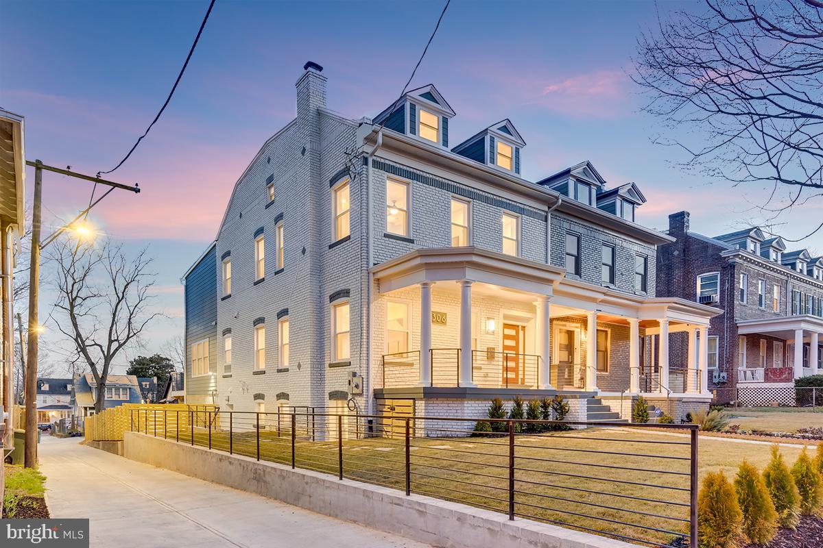 1306 Gallatin Street - Photo 1