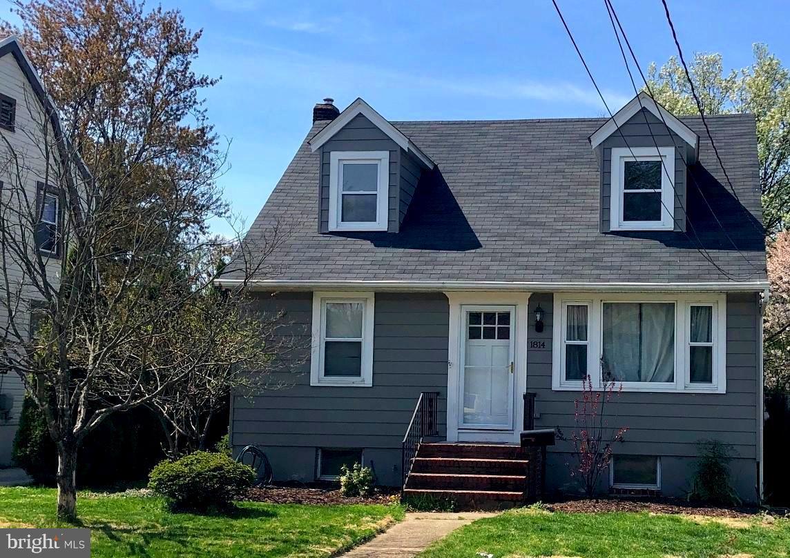 1814 Mayfield Avenue - Photo 1