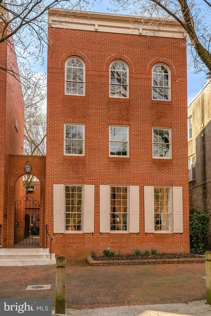 123 Lee Street - Photo 1