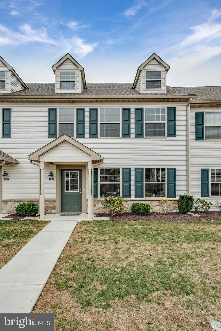 282 Melbourne Lane - Photo 1
