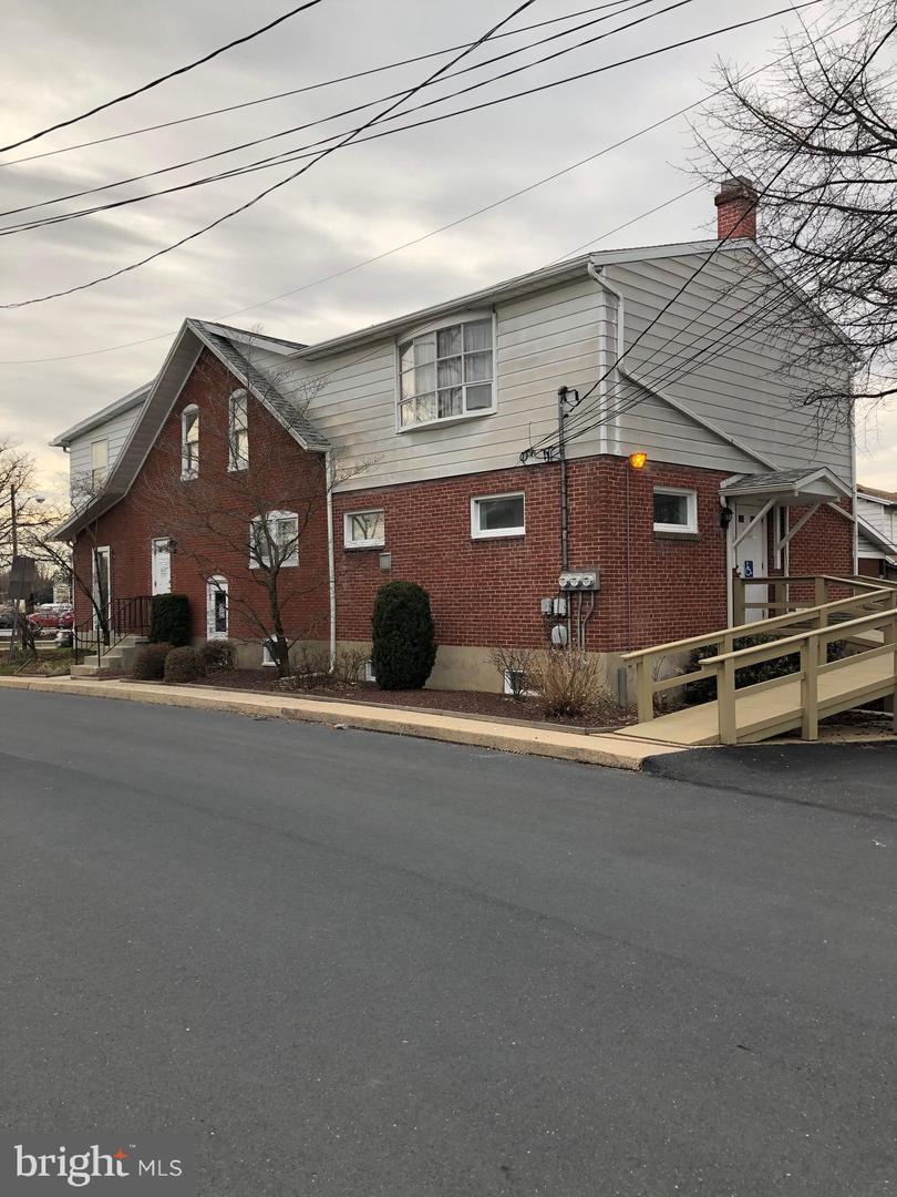 153 32ND Street - Photo 1