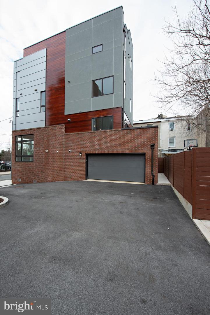 237 23RD Street - Photo 1
