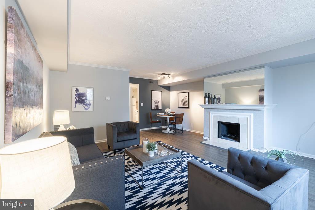 1955 1/2 Calvert Street - Photo 1