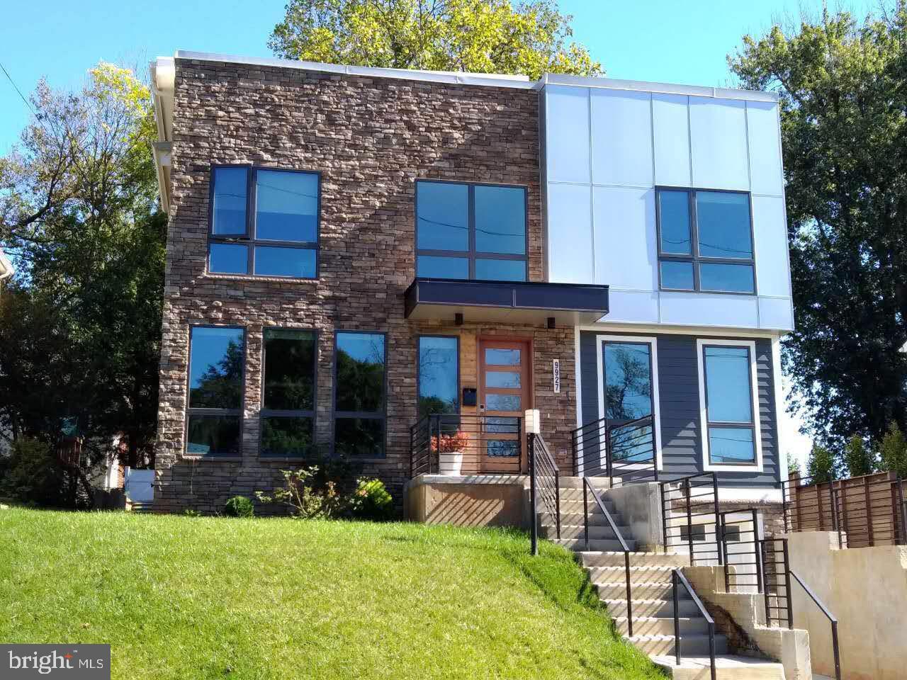 9927 Dickens Avenue - Photo 1