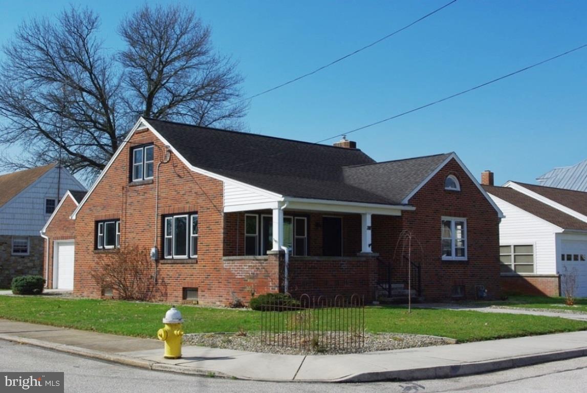 300 Maple Avenue - Photo 1