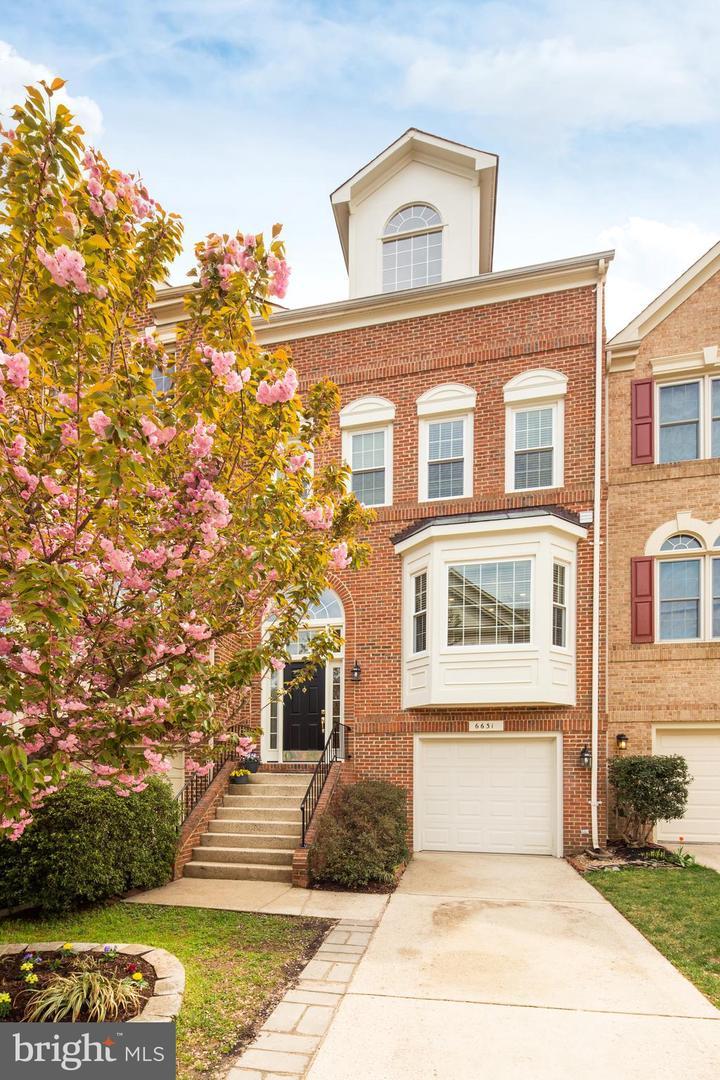 6631 Dunwich Way - Photo 1