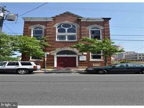 1714 Arctic Ave - Photo 1
