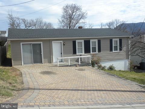 382 Stonewall Street - Photo 1