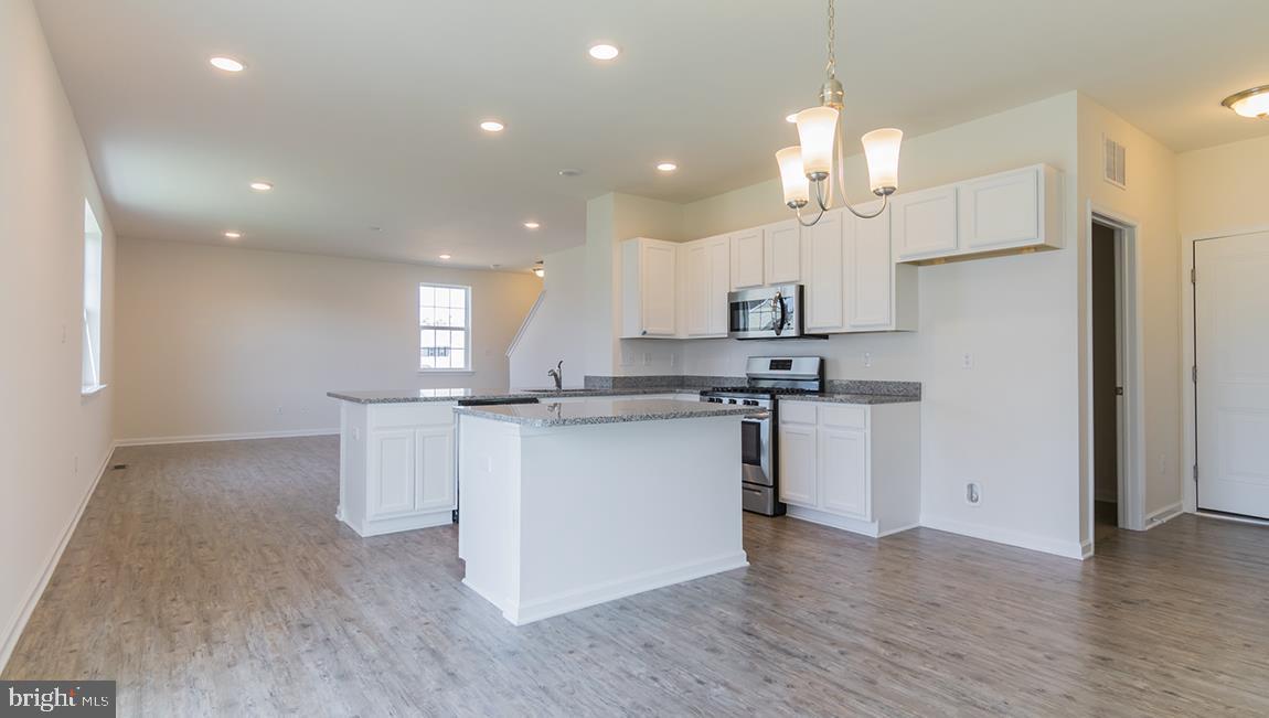 500 Waverly Court - Photo 1