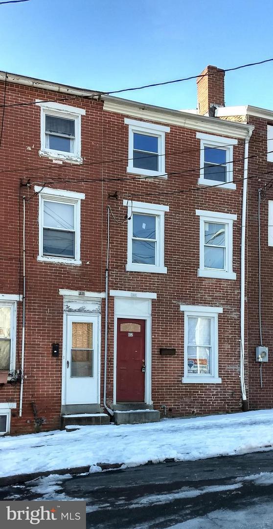 832 6TH Street - Photo 1