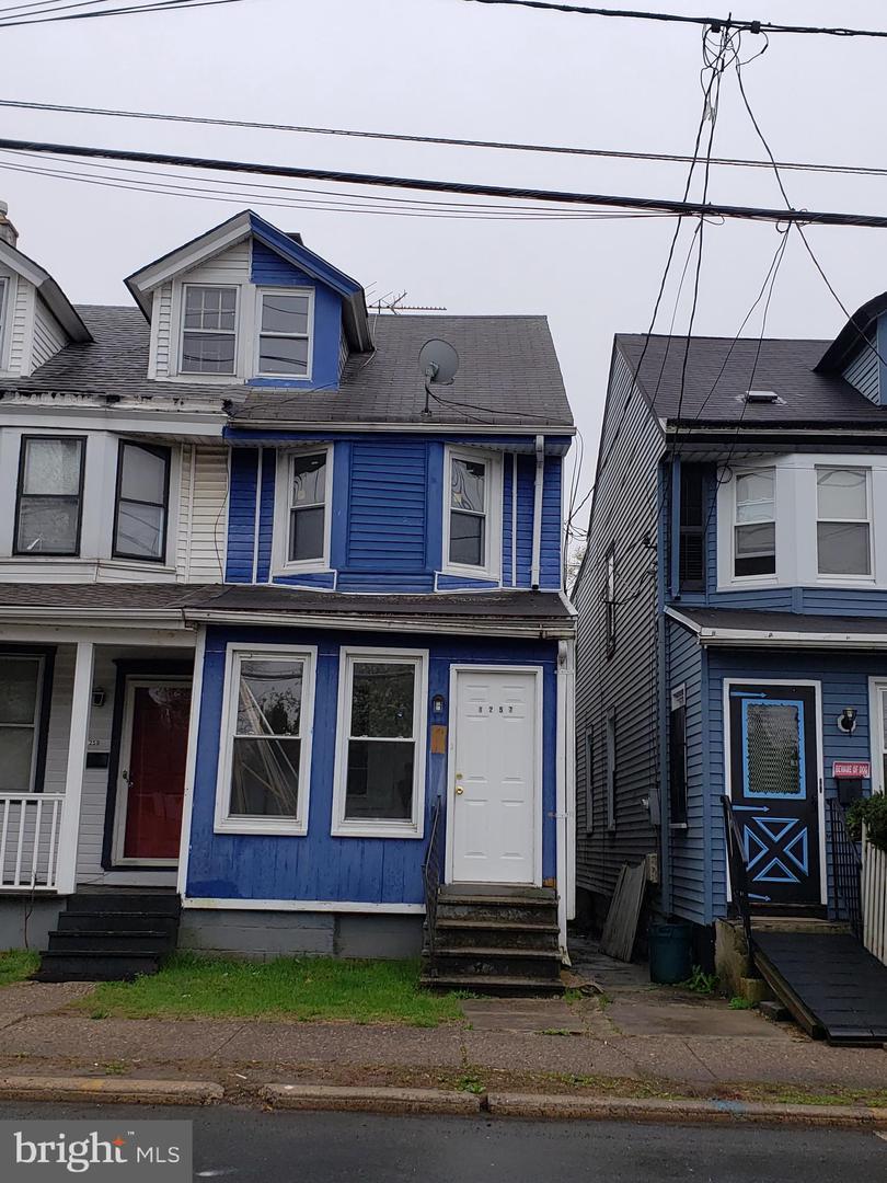 1257 Nottingham - Photo 1