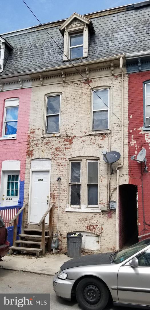 553 Clarke Avenue - Photo 1