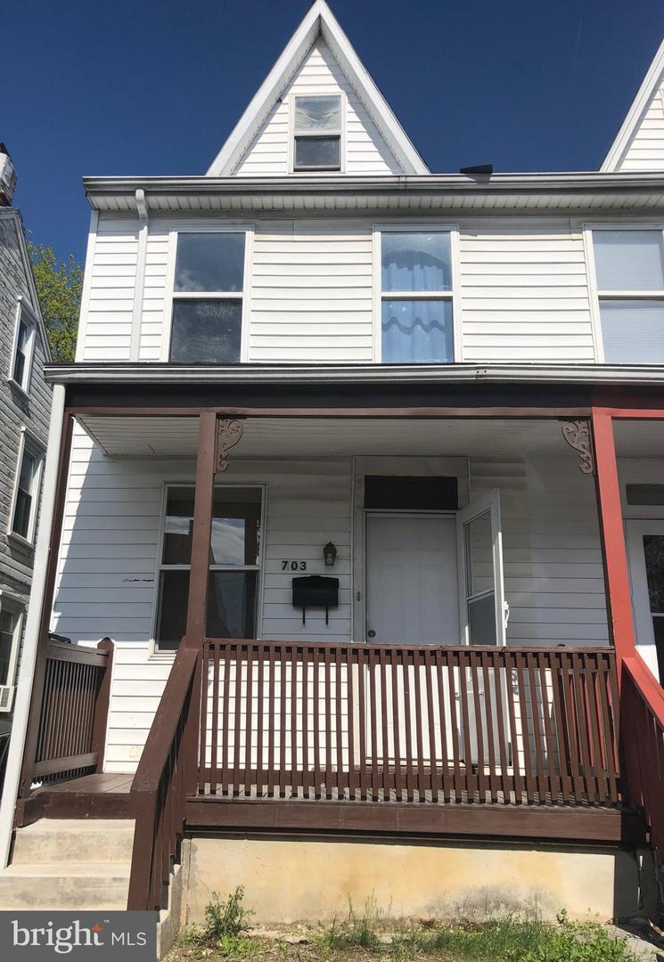 703 19TH Street - Photo 1
