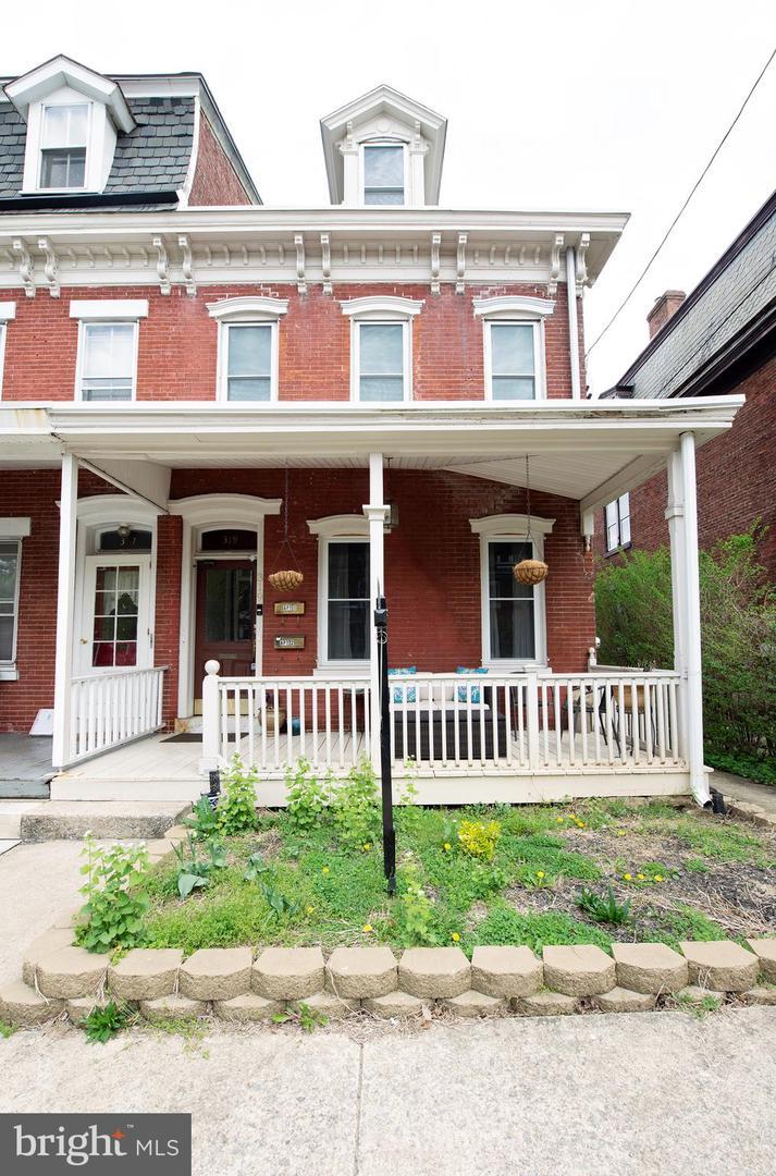319 Gay Street - Photo 1