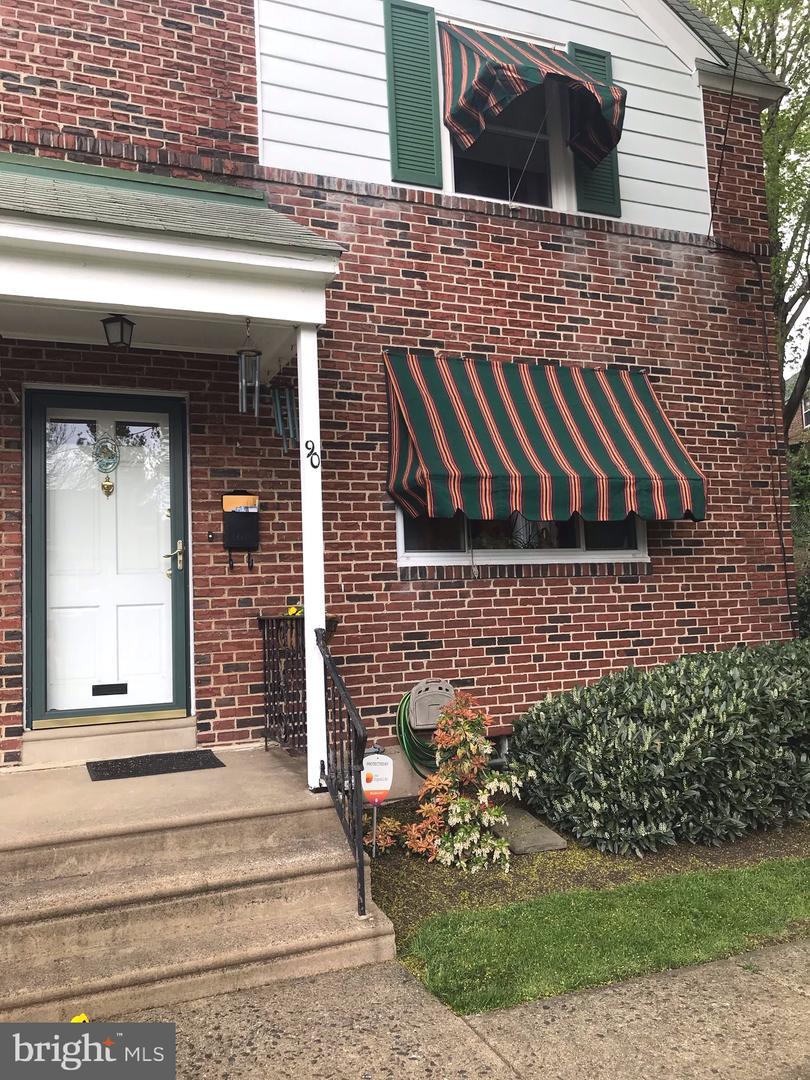 90 Runnymede Avenue - Photo 1