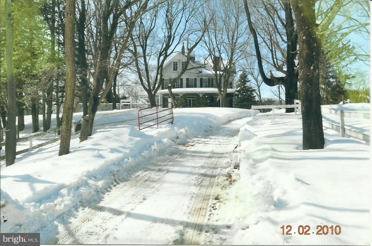 8801 Frank Tippett Road - Photo 1
