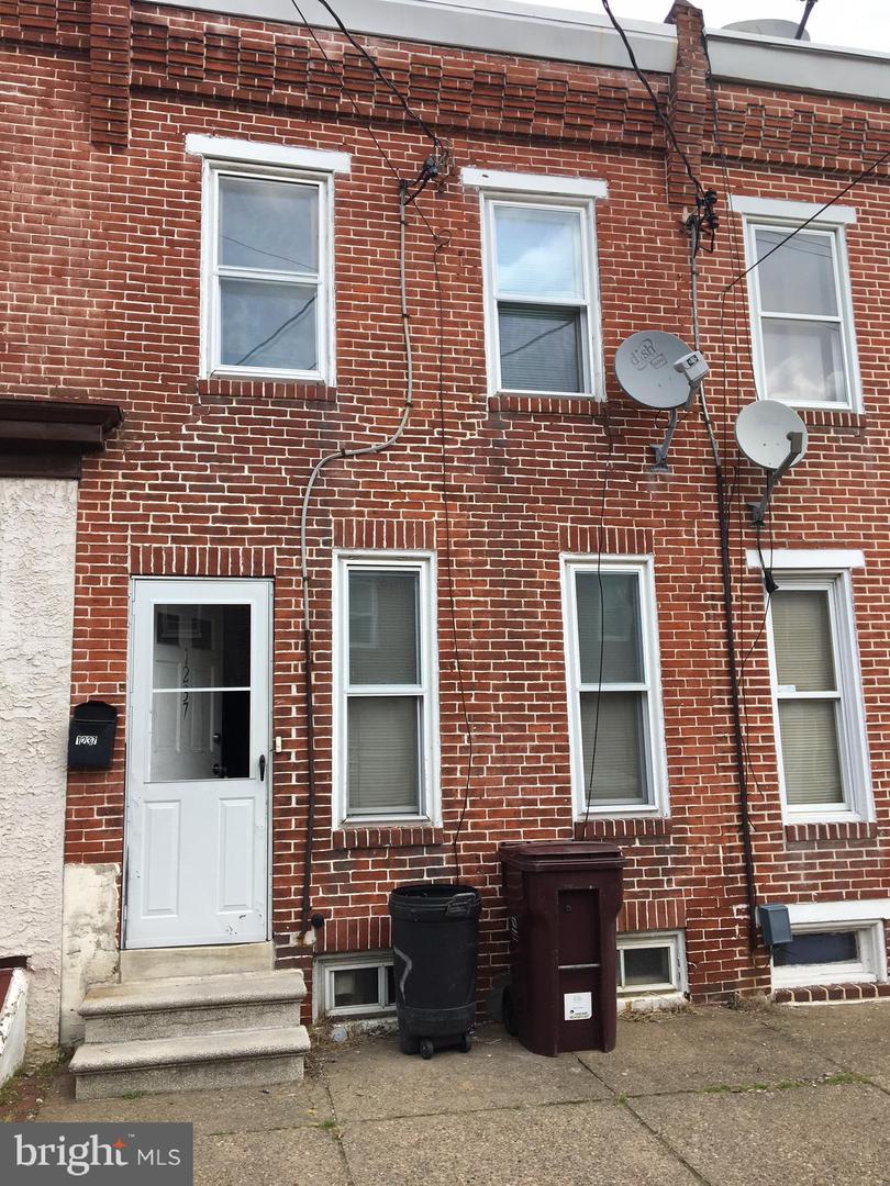1237 Chestnut Street - Photo 1