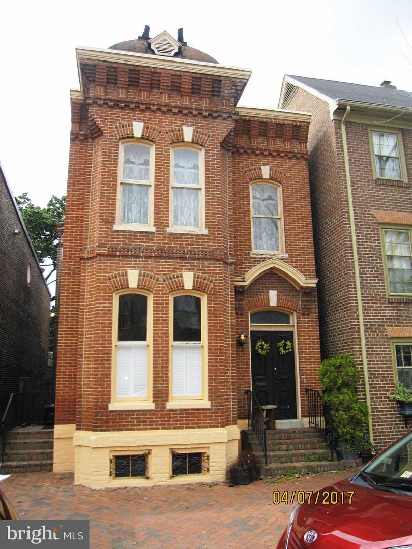 204 Columbus Street - Photo 1
