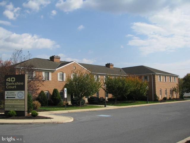 40 Berkshire Court - Photo 1