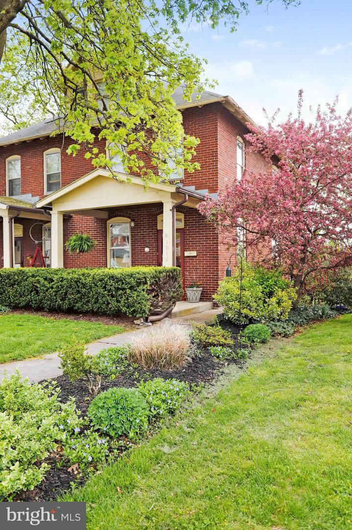 1012 Mulberry Avenue - Photo 1