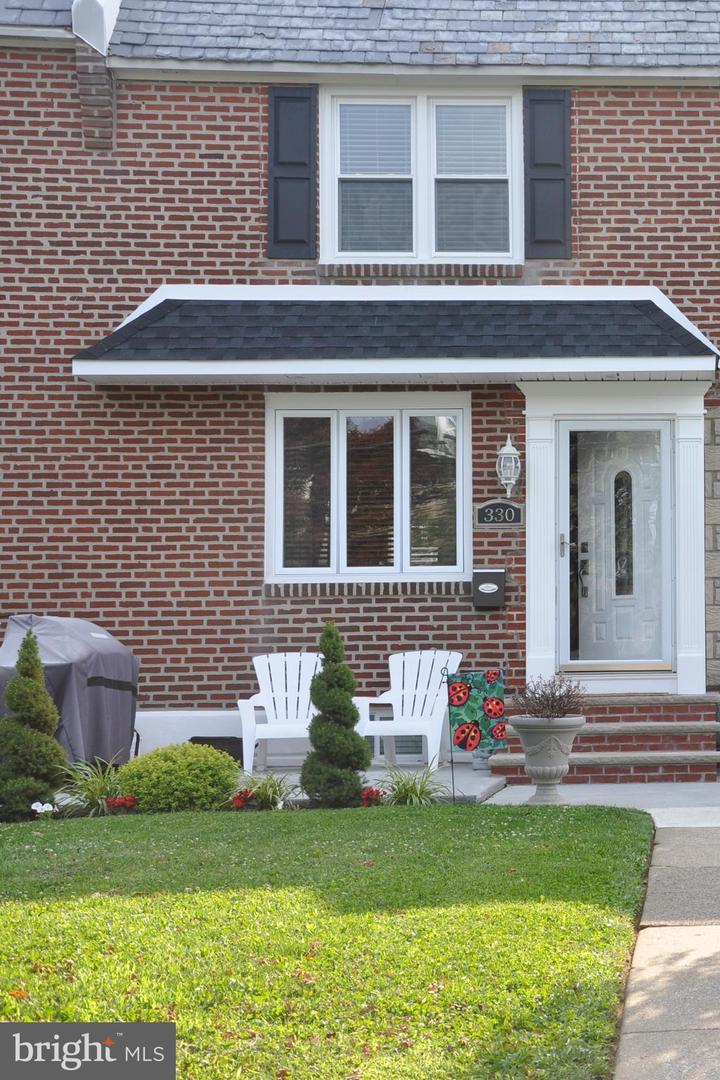 330 Oak Avenue - Photo 1