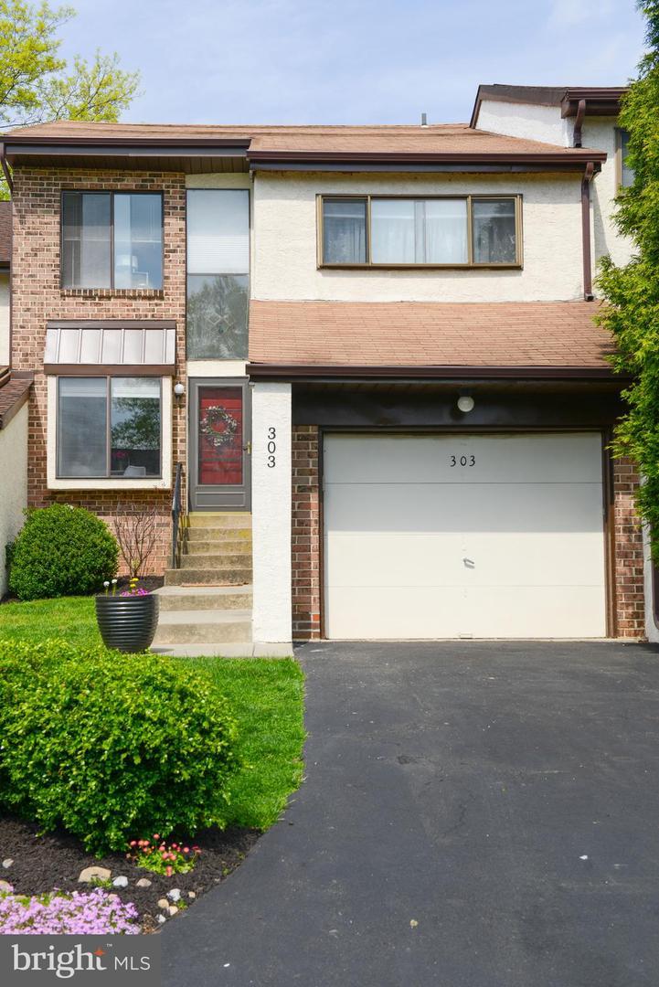 303 Tyler Court - Photo 1