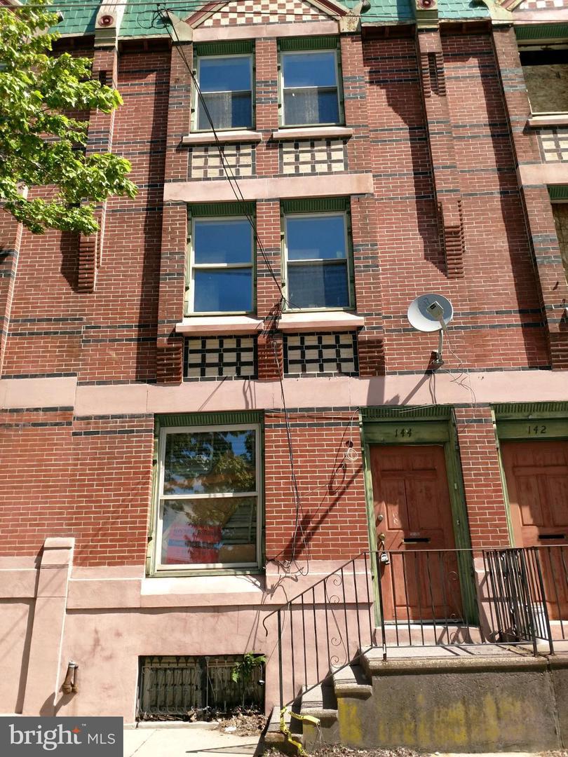 144 W Hanover - Photo 1