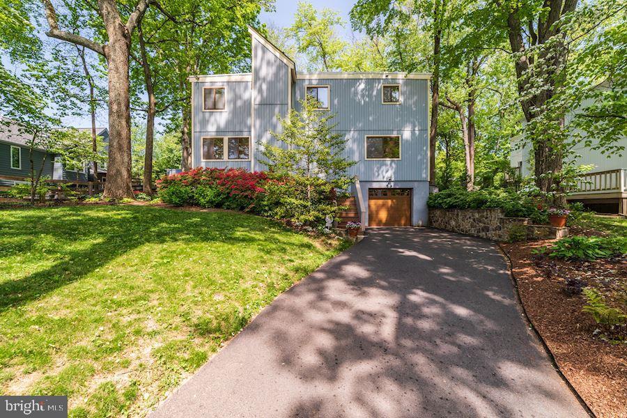 6872 Saint Albans Road - Photo 1