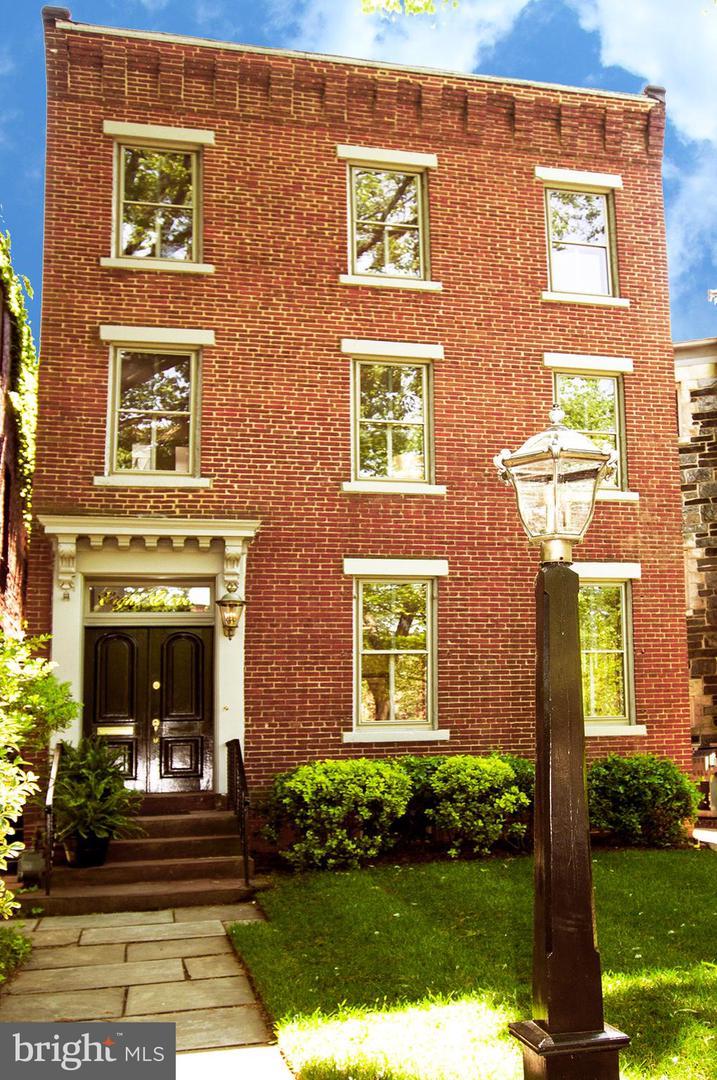 811 North Carolina Avenue - Photo 1