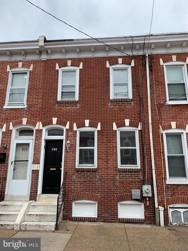 915 Pine Street - Photo 1
