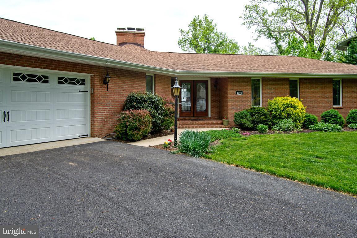 4006 Shore Drive - Photo 1