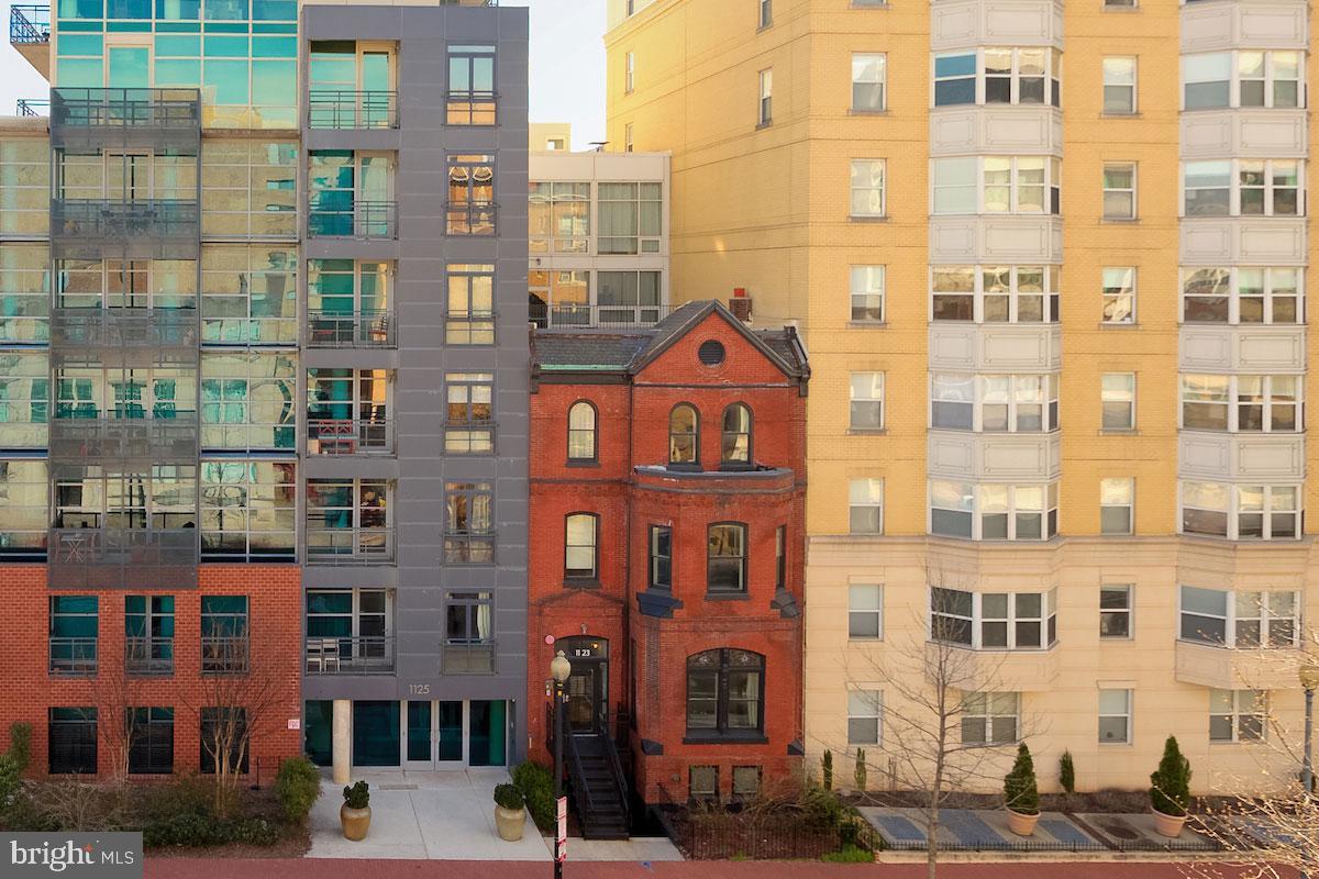 1123 11TH Street - Photo 1
